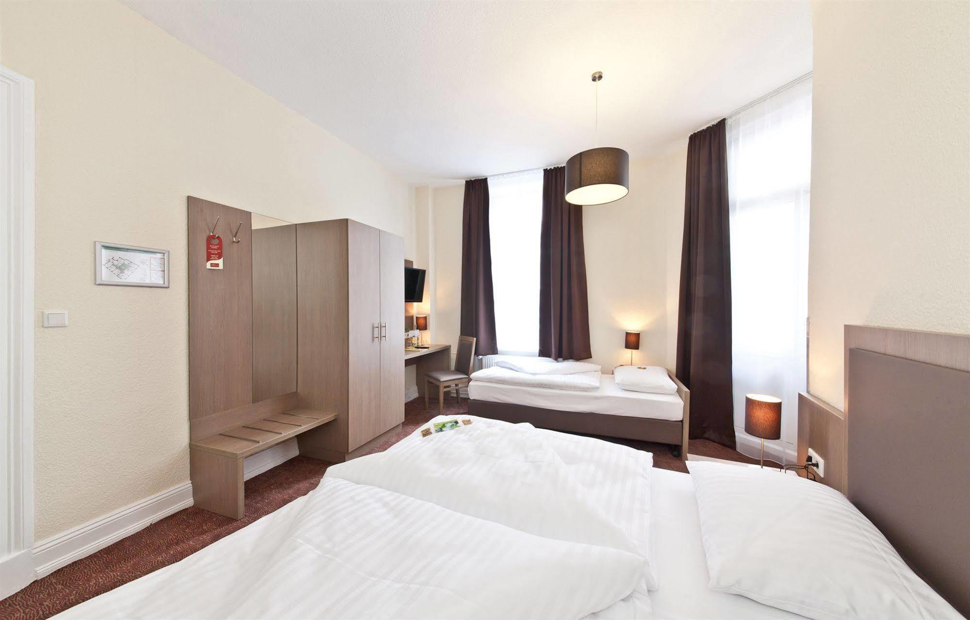 Hotel Alster Гамбург Экстерьер фото